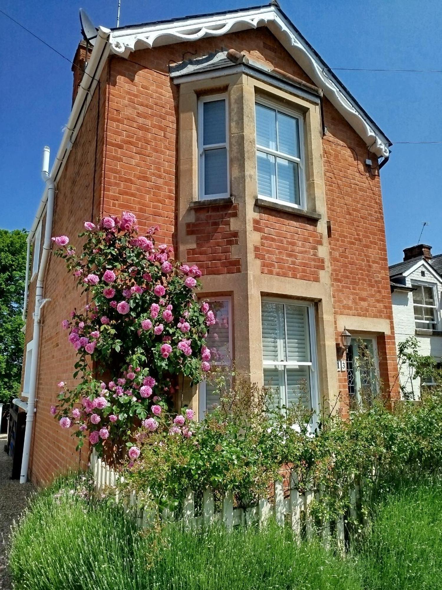 3 Bedroom Cottage In Sunninghill, Ascot Exterior photo